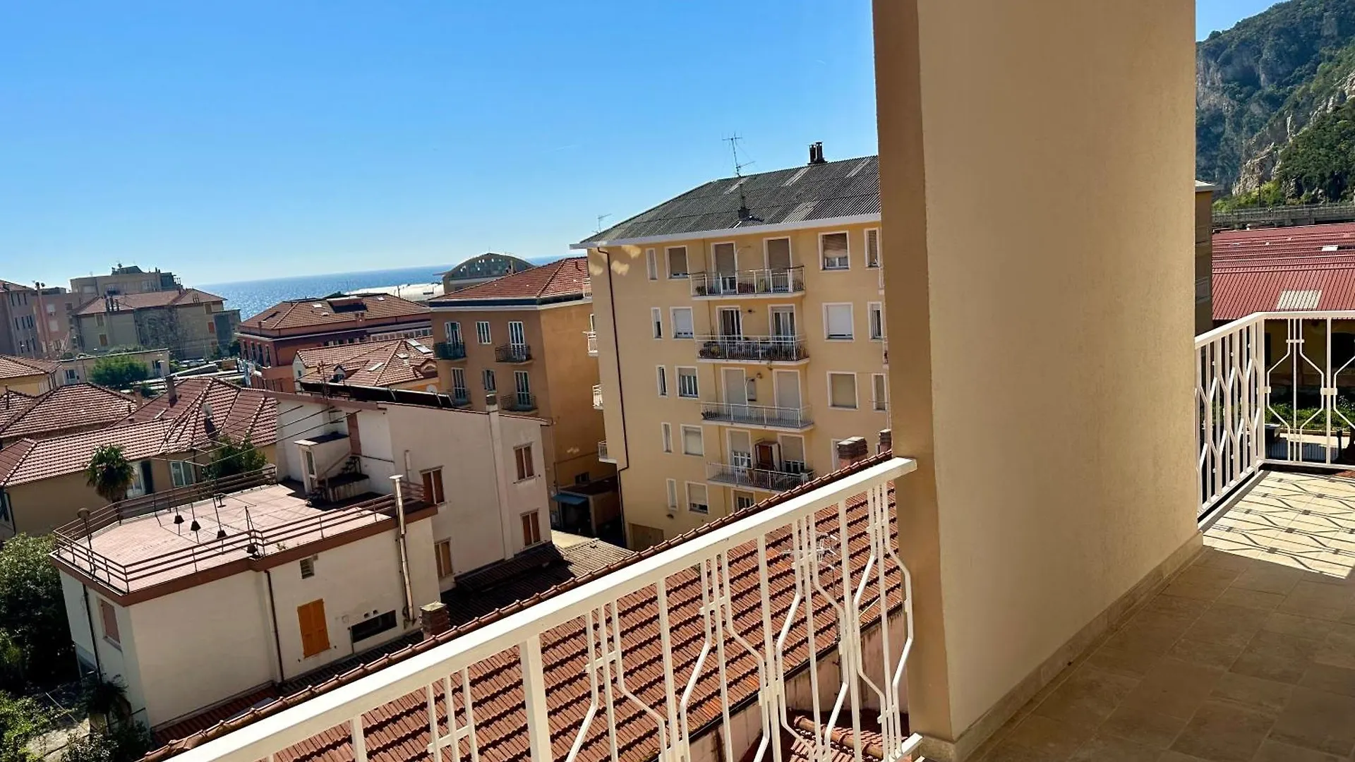 Casa Maestrale - Elegante Con Balcone Vista Mare Apartamento Finale Ligure